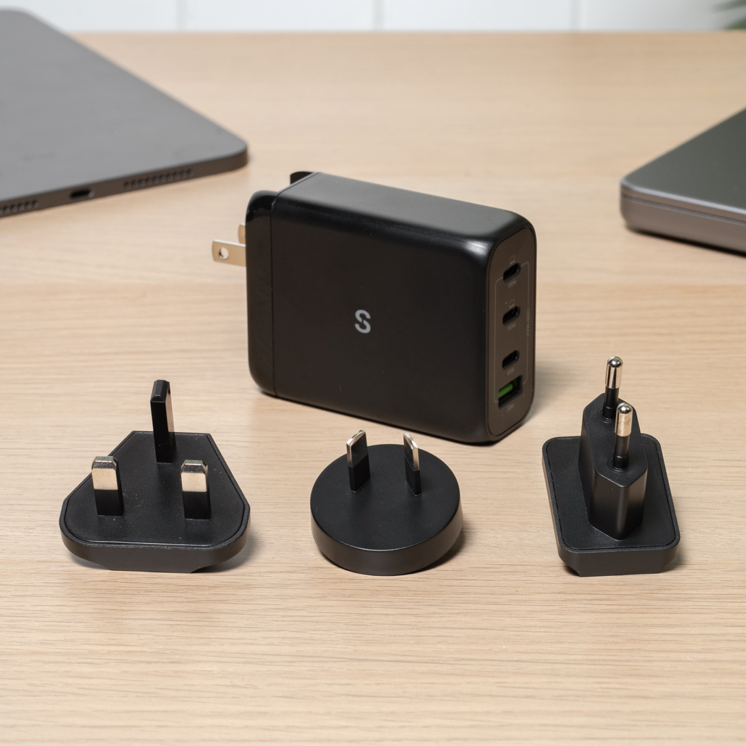 100W GaN Power Adaptor