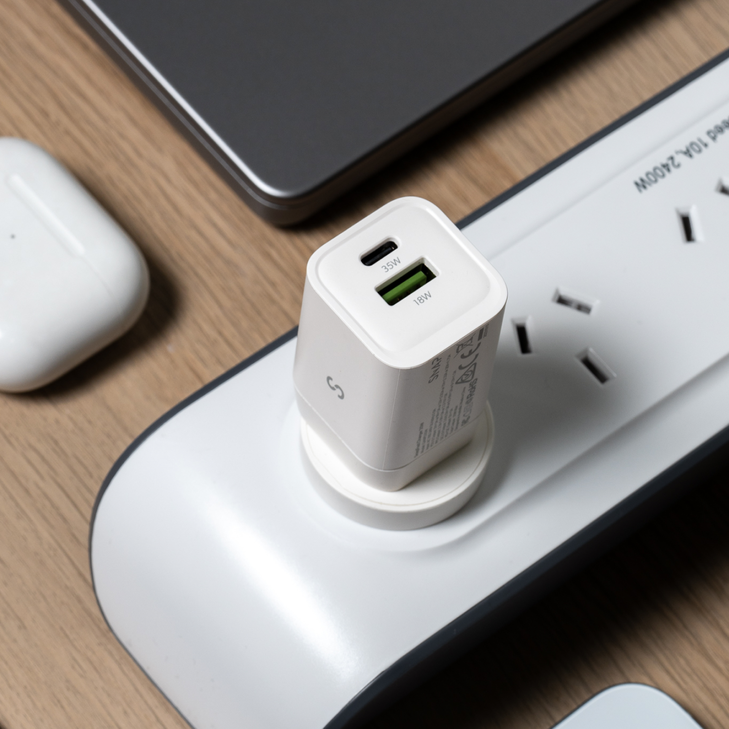 35W GaN Power Adaptor