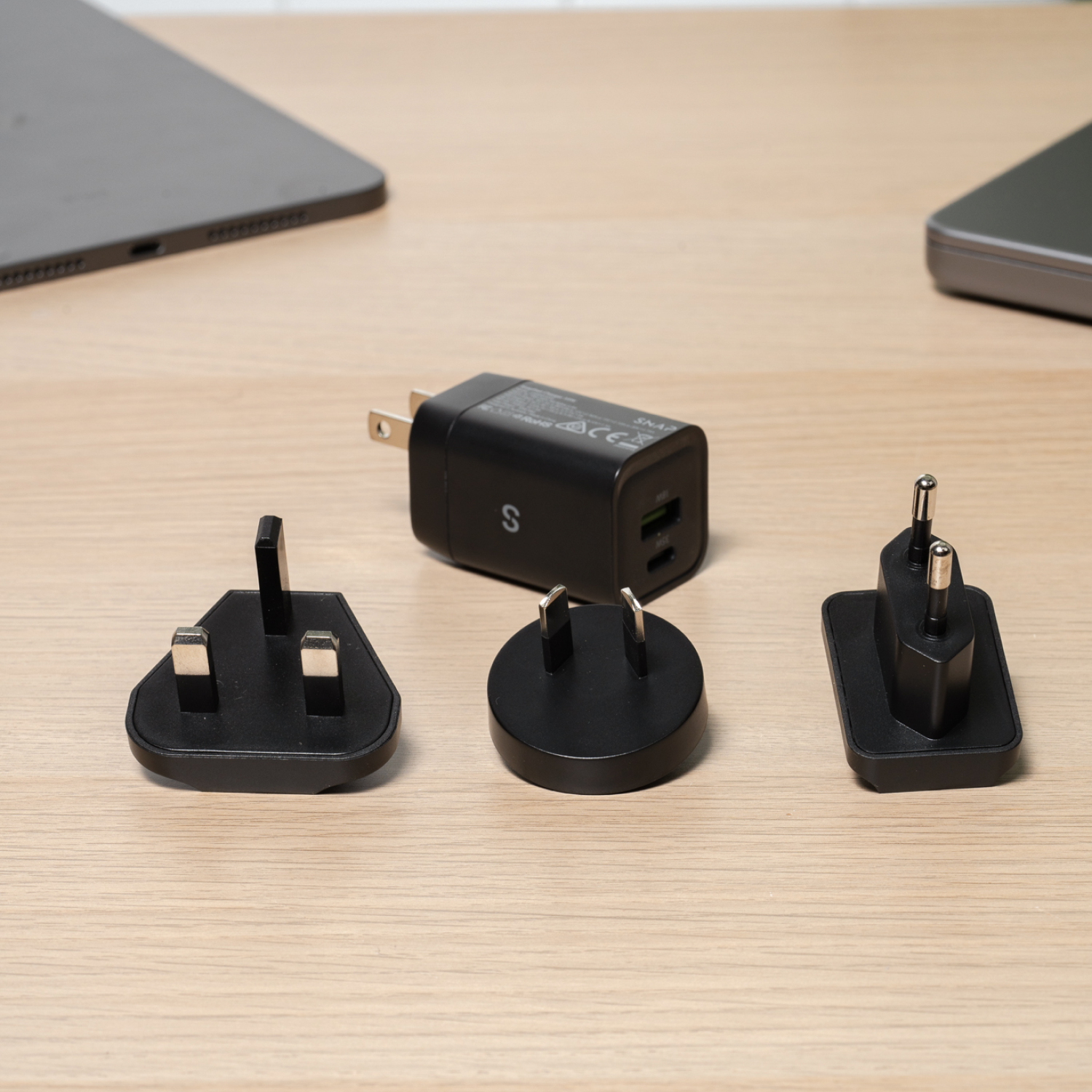 35W GaN Power Adaptor