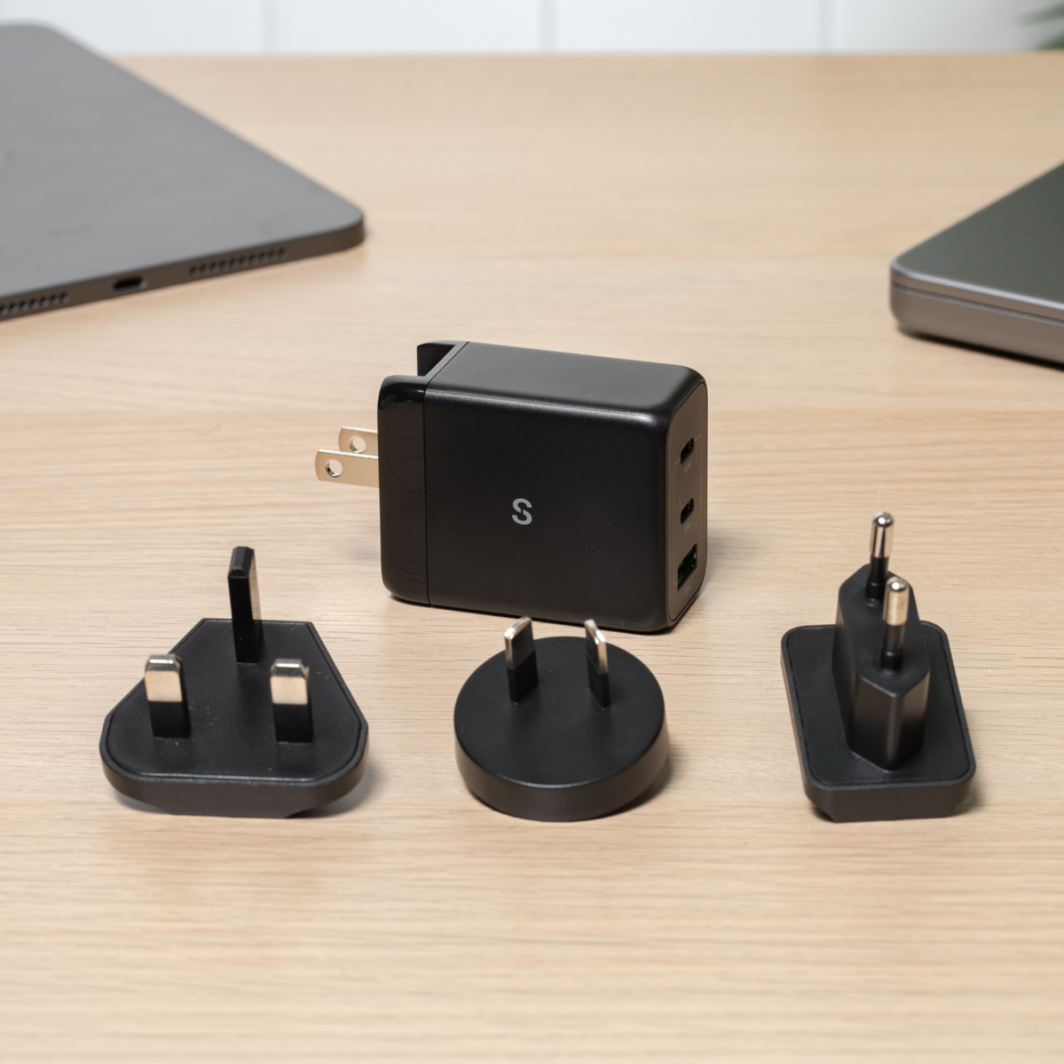 65W GaN Power Adaptor