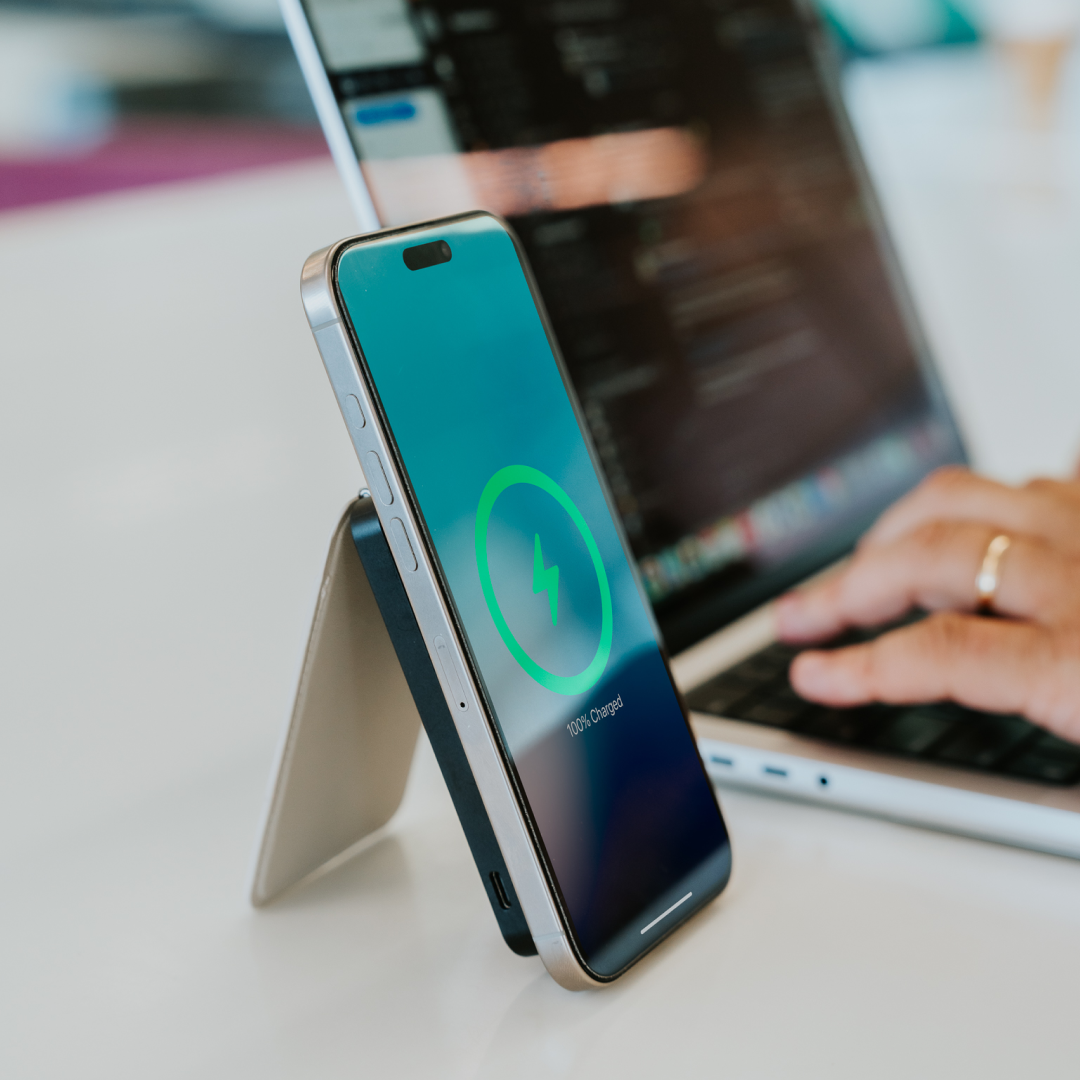 SnapWallet - 5 in 1 Wallet Power Bank