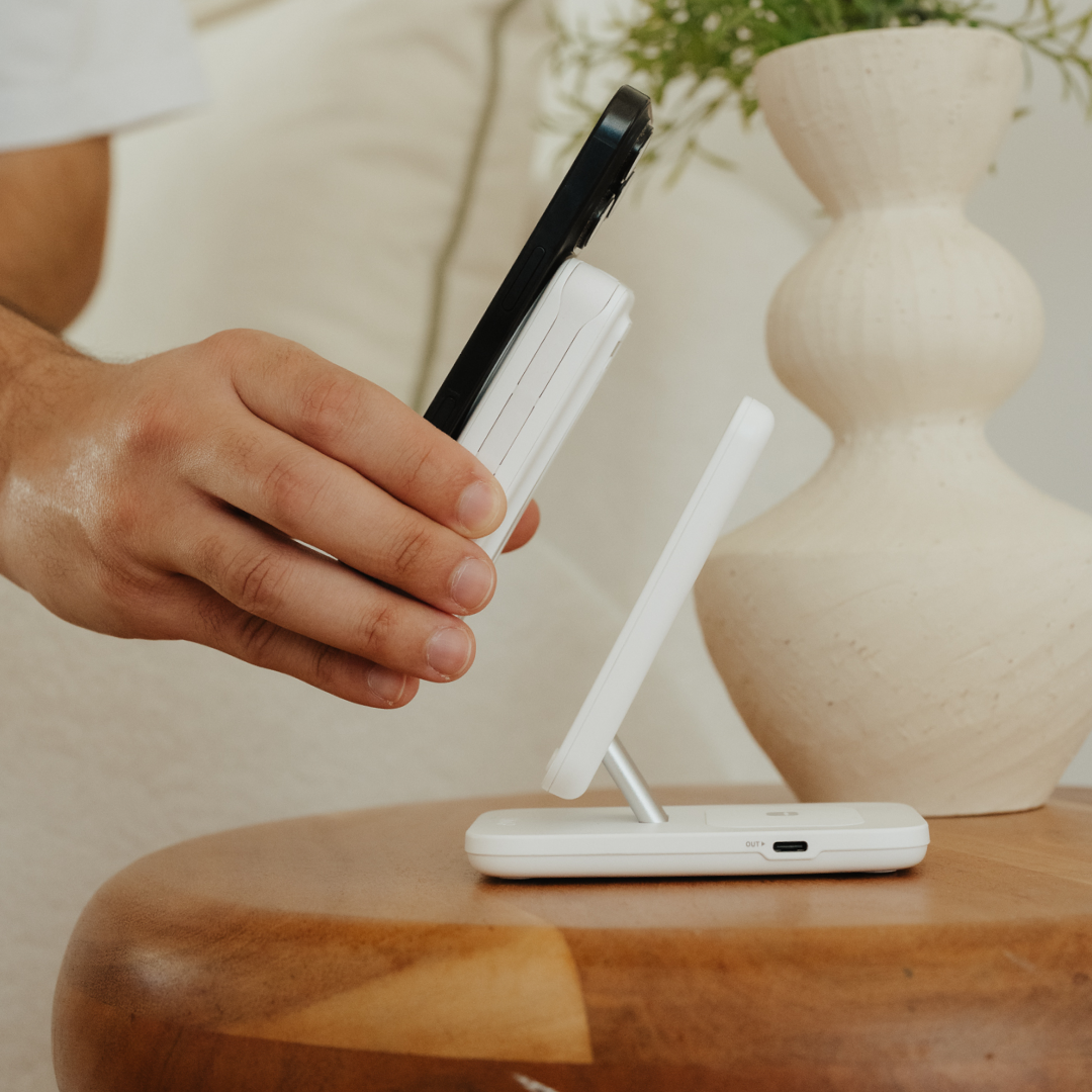 PowerDock 2 - 4 in 1 Charging Dock with 10,00mAh PowerBank