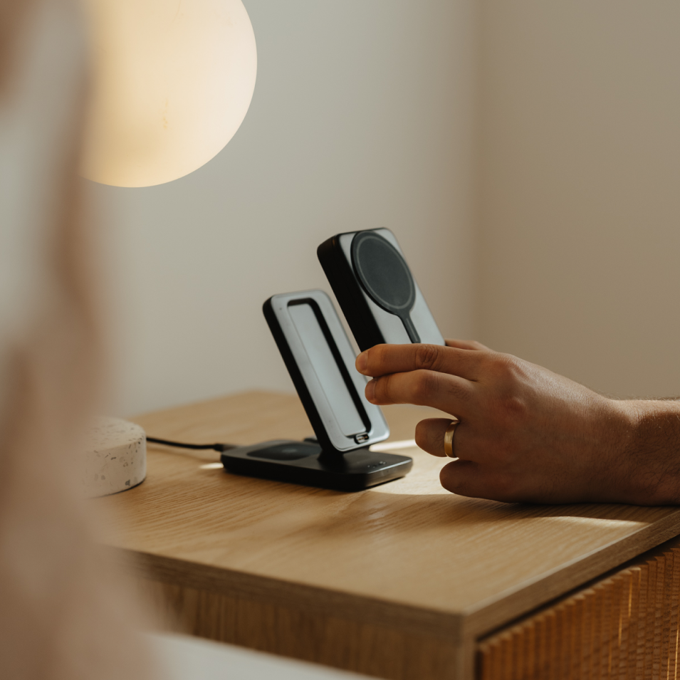 PowerDock 2 - 4 in 1 Charging Dock with 10,00mAh PowerBank
