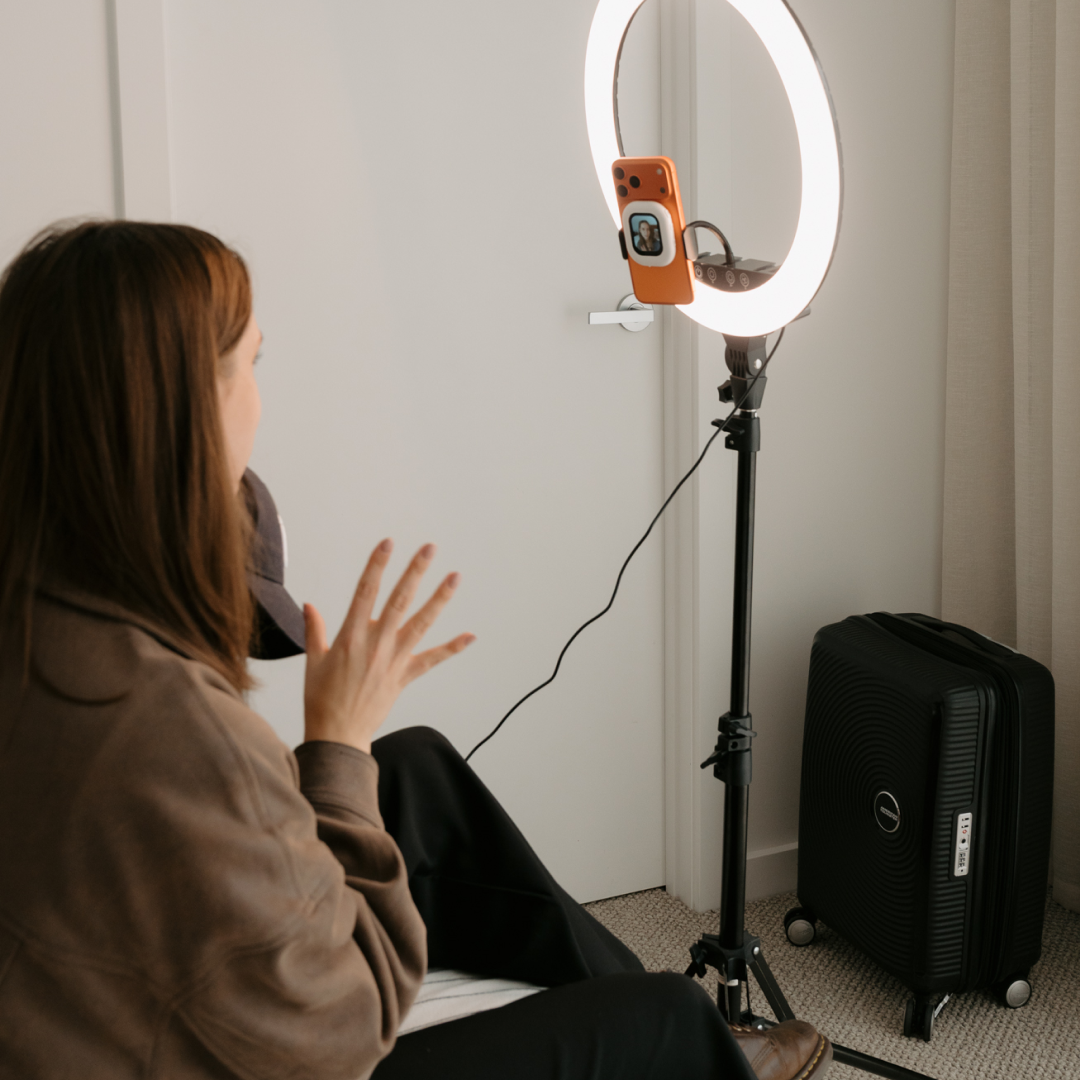 SnapBuddy Pro - Wireless Selfie Screen